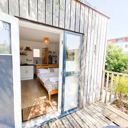 Dolores Ecopod Treehouse In The Centre Holiday home Bristol