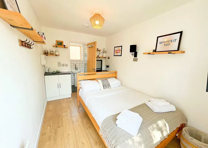 Semesterbostad Dolores Ecopod Treehouse In The Centre Bristol